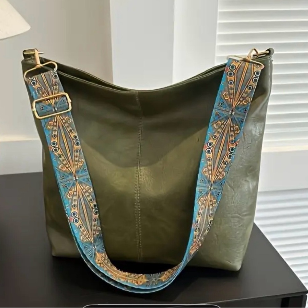 NEW Elegant Olive 🫒 Shoulder Bag with Decorative Strap